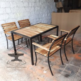 Outdoor Restaurant Table