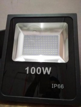 100 Watt LED Flood Light